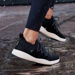 Vessi Cityscape Classic Sneaker. Size 9 women